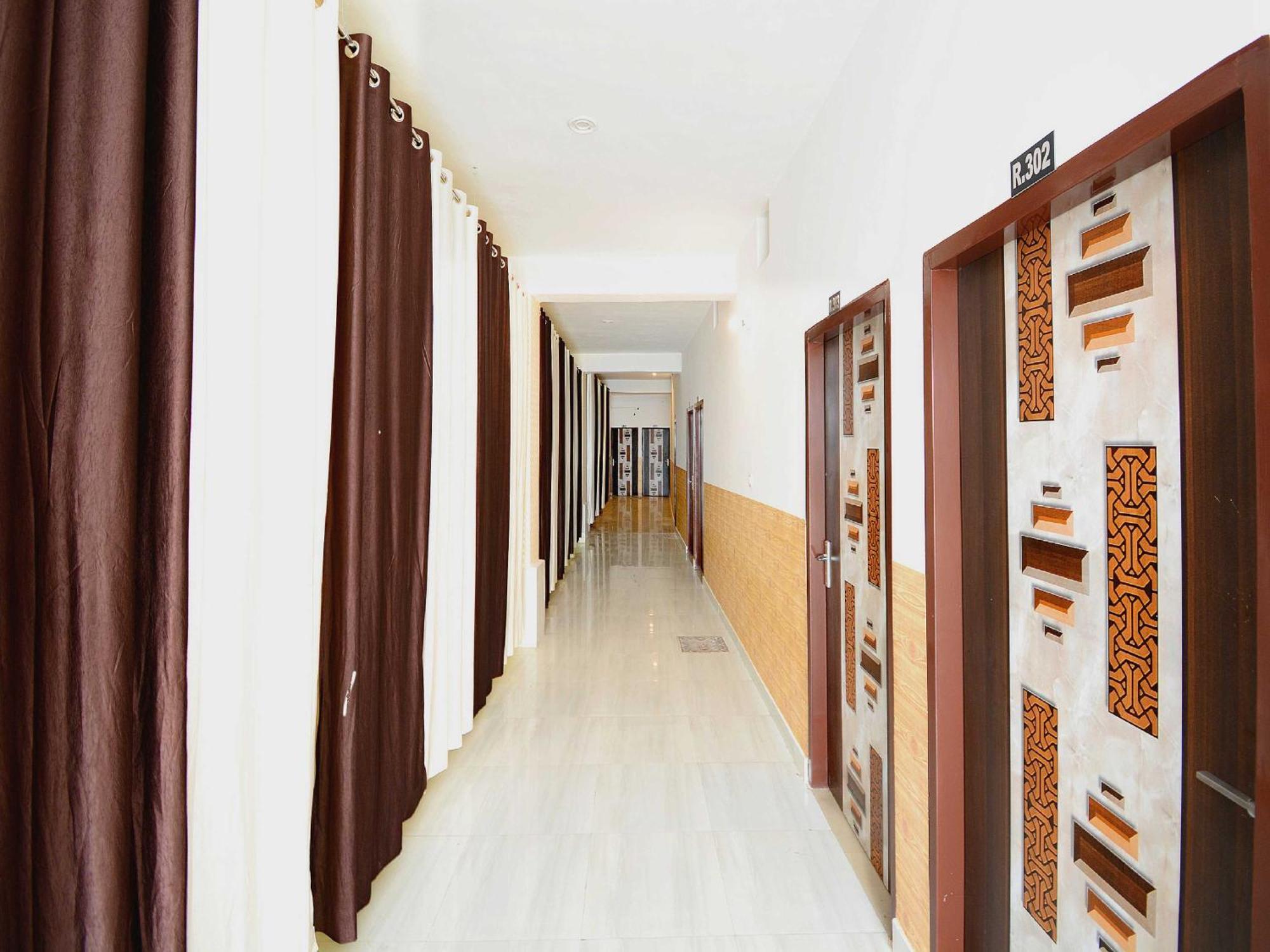 Hotel O Park View Bhiwāni Екстериор снимка